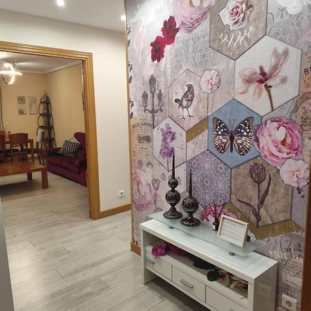 Apartamento De Tres Dormitorios Con Garaje Y Todos Los Servicios Cerca Burgo Buitenkant foto