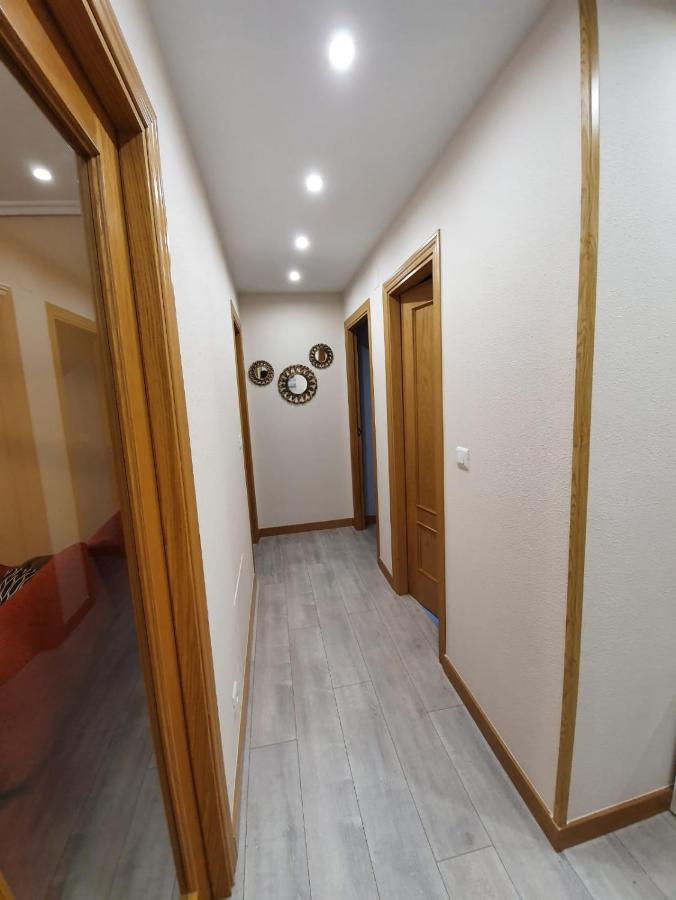 Apartamento De Tres Dormitorios Con Garaje Y Todos Los Servicios Cerca Burgo Buitenkant foto