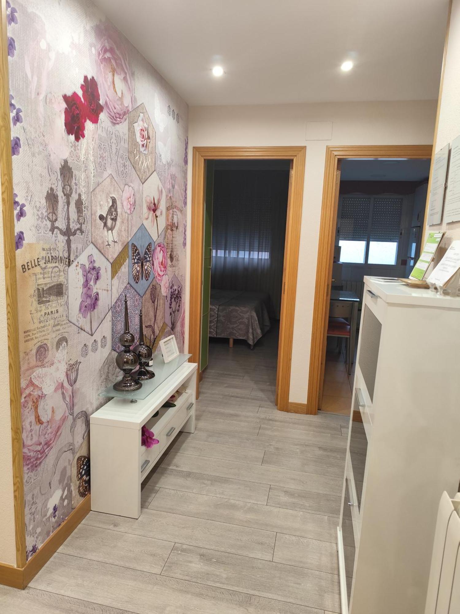Apartamento De Tres Dormitorios Con Garaje Y Todos Los Servicios Cerca Burgo Buitenkant foto